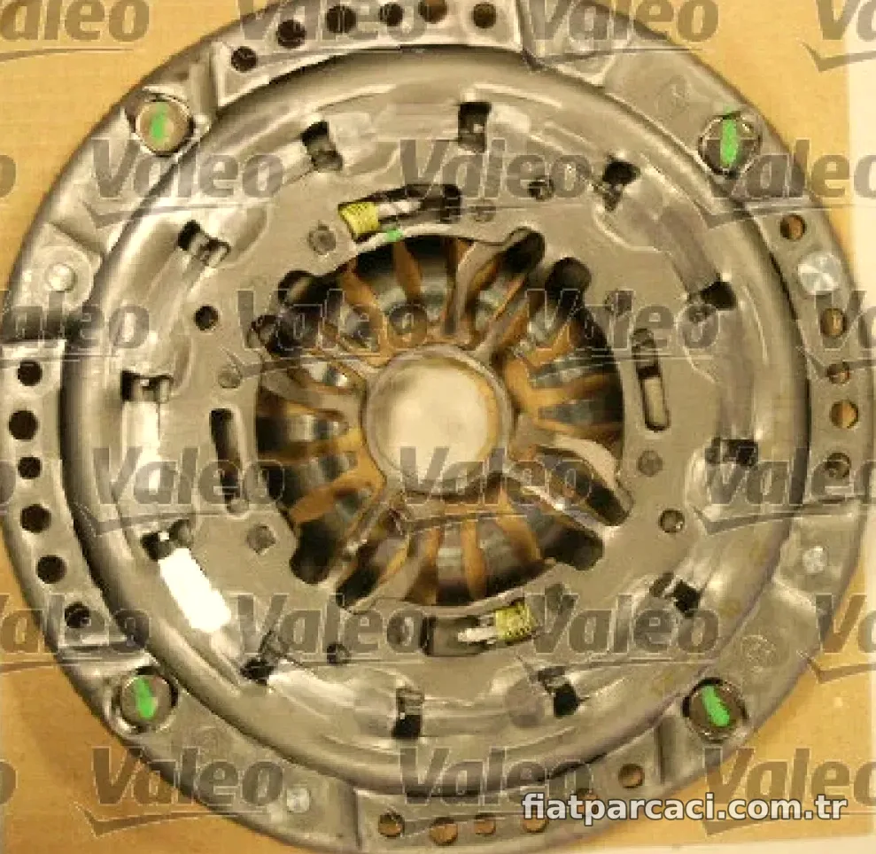 DEBRIYAJ SETI (RULMANSIZ) A-CLASS W168 01>04 VANEO 414 02>05 – Valeo – VALEO 826513″ loading=”lazy” /></figure>
<figure class=