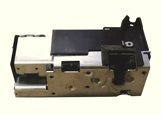 ORJINAL Ön Kapı Kilit Sağ 8T1AV21812CB